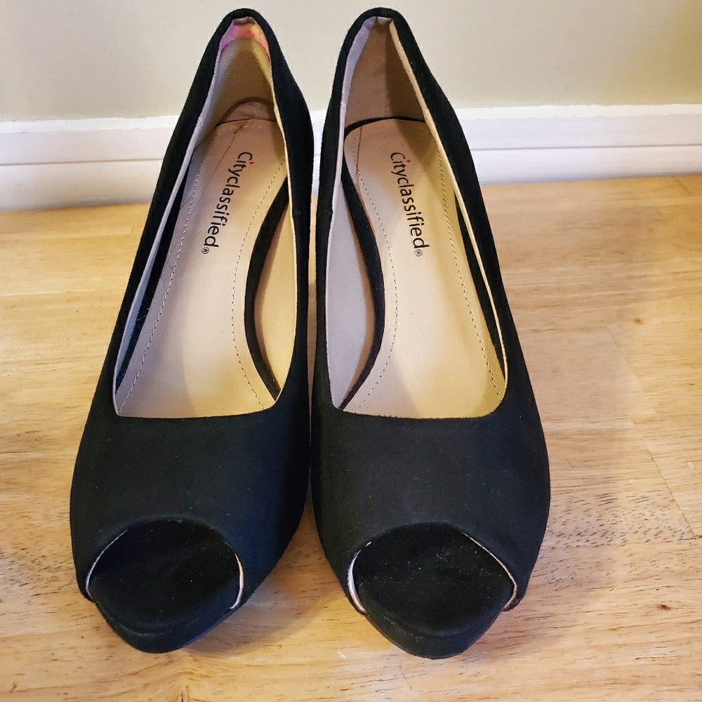 Cityclassified Womans open toe Heels